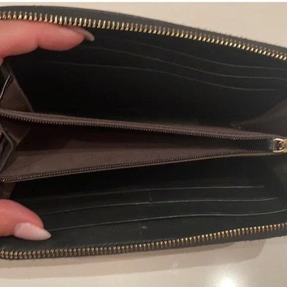 Fendi zippy wallet - Picture 3 of 10
